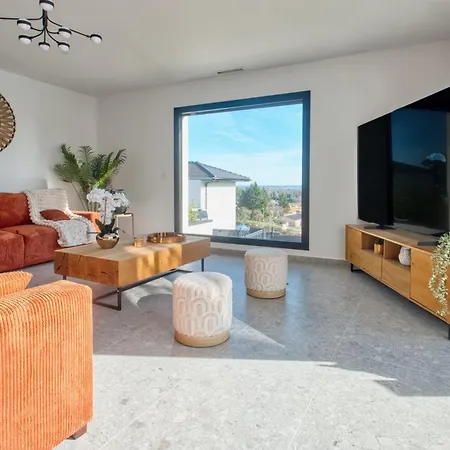 Bellevue 2, Piscine, Jacuzzi, Sauna Villa