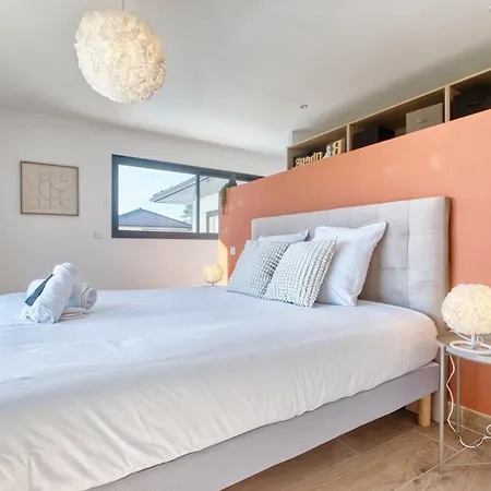 Bellevue 2, Piscine, Jacuzzi, Sauna Villa