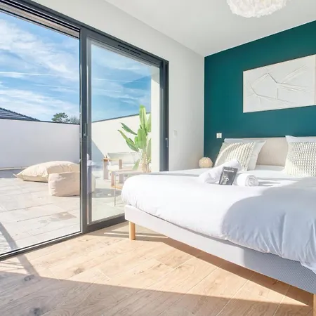 Bellevue 2, Piscine, Jacuzzi, Sauna Villa